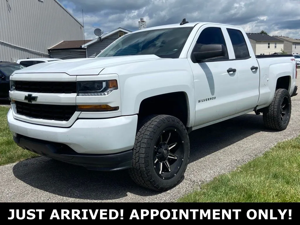 White 2018 Chevrolet Silverado 1500 Custom for sale in Noblesville, IN