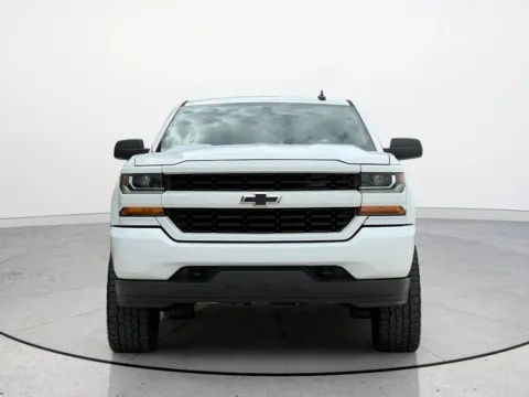 More photos of 2018 Chevrolet Silverado 1500 Custom at Noblesville Imports, IN