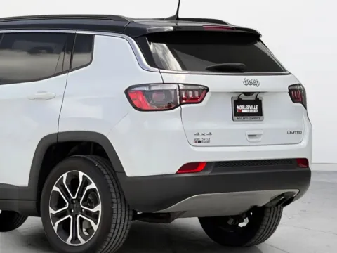 More photos of 2022 Jeep Compass Limited at Noblesville Imports, IN