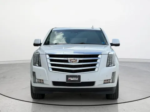 More photos of 2018 Cadillac Escalade ESV Luxury at Noblesville Imports, IN