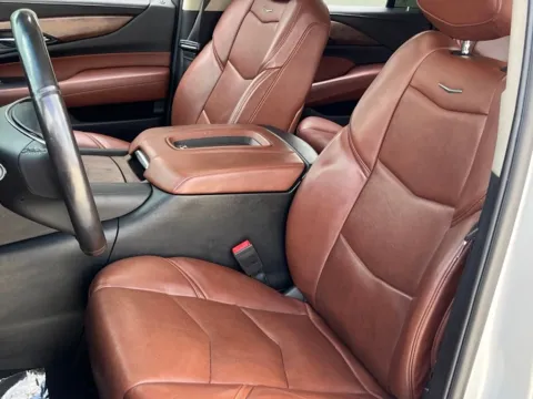 More photos of 2018 Cadillac Escalade ESV Luxury at Noblesville Imports, IN