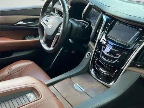 More photos of 2018 Cadillac Escalade ESV Luxury at Noblesville Imports, IN