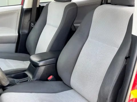 More photos of 2013 Toyota RAV4 LE at Noblesville Imports, IN
