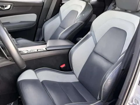More photos of 2020 Volvo XC60 T5 R-Design at Noblesville Imports, IN