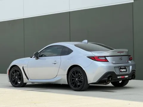 More photos of 2023 Toyota GR86 Premium at Noblesville Imports, IN