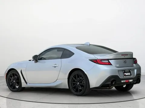 More photos of 2023 Toyota GR86 Premium at Noblesville Imports, IN