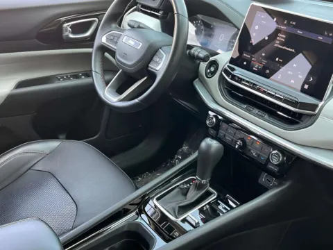 More photos of 2022 Jeep Compass Limited at Noblesville Imports, IN