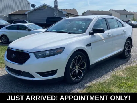 White 2018 Ford Taurus SHO for sale in Noblesville, IN