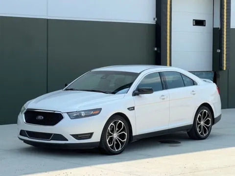 White 2018 Ford Taurus SHO for sale in Noblesville, IN