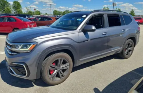 Gray 2021 Volkswagen Atlas 3.6L V6 SE w/Technology R-Line for sale in Noblesville, IN