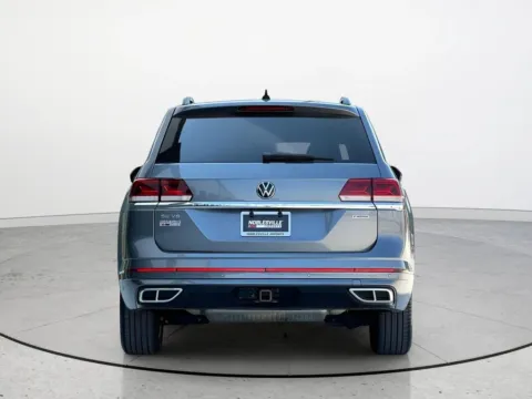 More photos of 2021 Volkswagen Atlas 3.6L V6 SE w/Technology R-Line at Noblesville Imports, IN