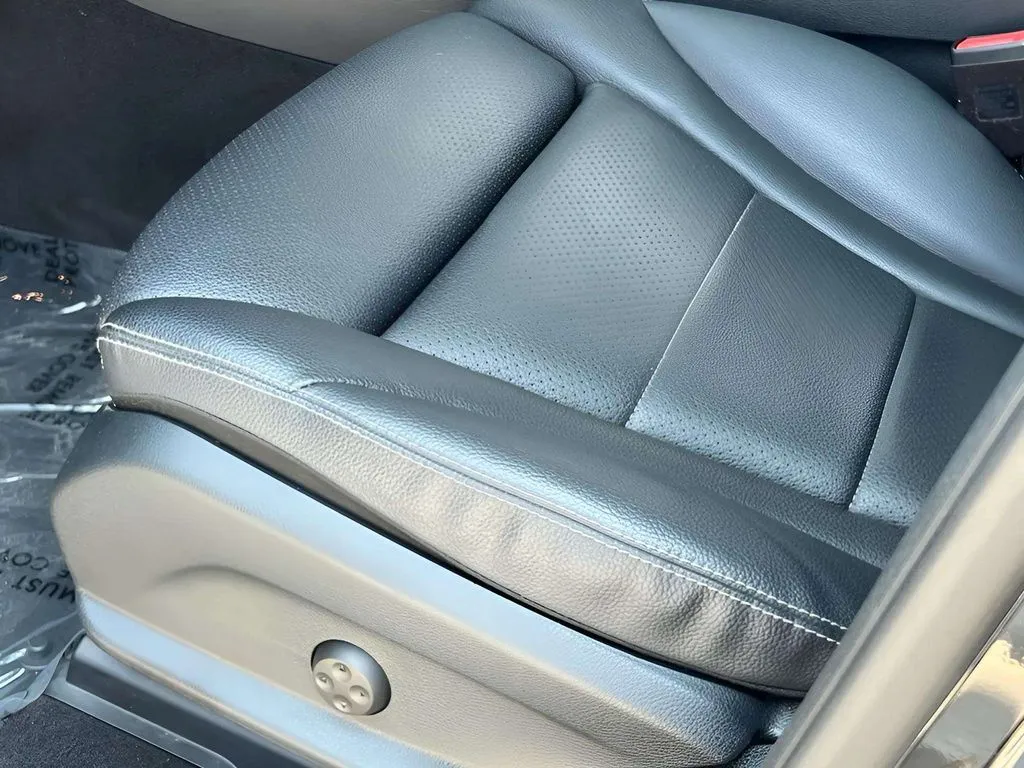 2022 Mercedes-Benz GLC GLC300 - Photo 28