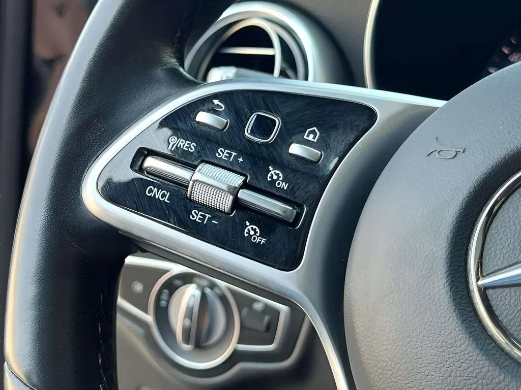 2022 Mercedes-Benz GLC GLC300 - Photo 18