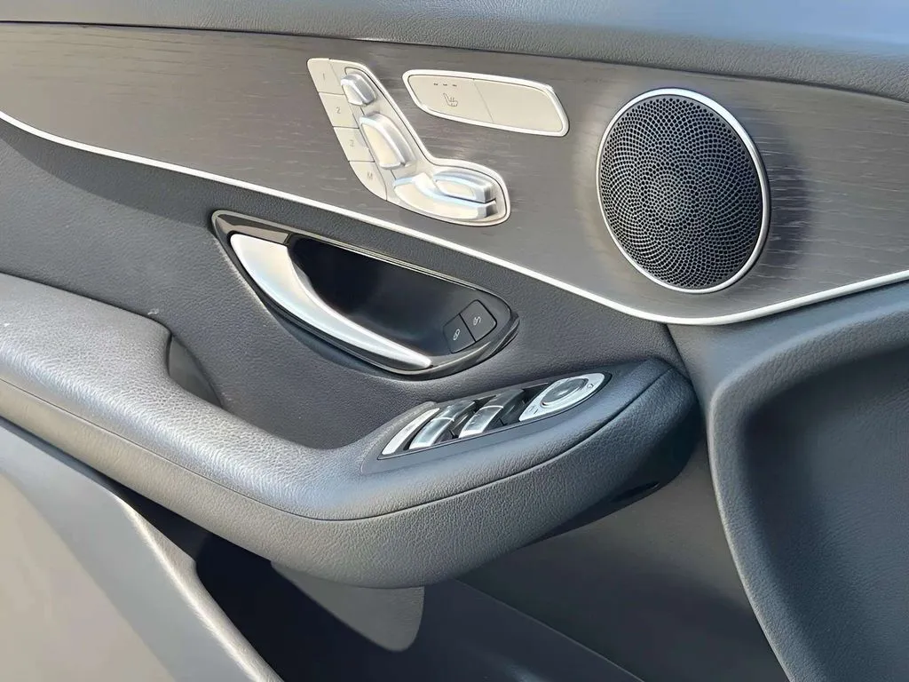2022 Mercedes-Benz GLC GLC300 - Photo 27