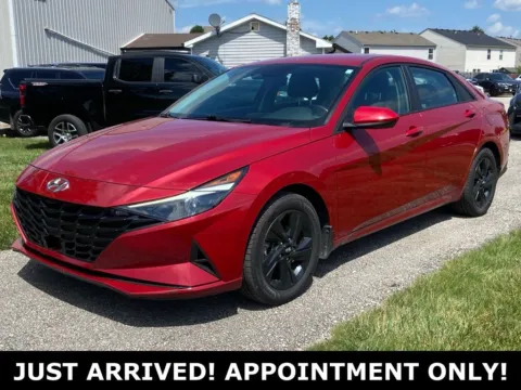 Red 2022 Hyundai Elantra SEL for sale in Noblesville, IN