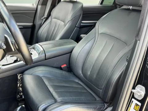 More photos of 2022 BMW X7 M50i at Noblesville Imports, IN
