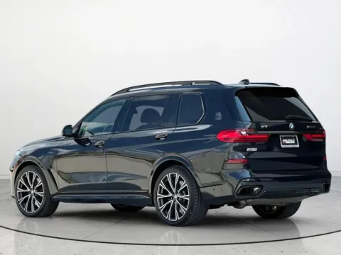 More photos of 2022 BMW X7 M50i at Noblesville Imports, IN