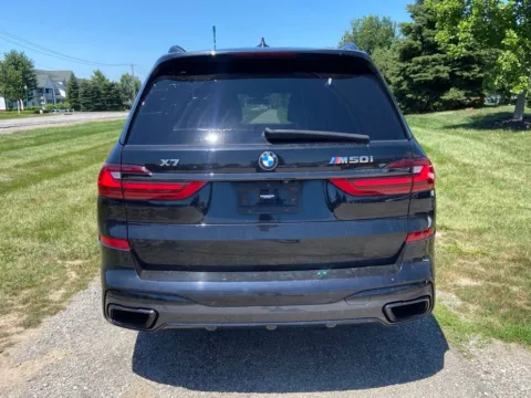 More photos of 2022 BMW X7 M50i at Noblesville Imports, IN