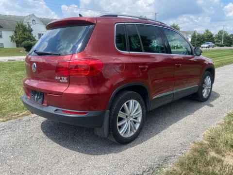 More photos of 2014 Volkswagen Tiguan SE at Noblesville Imports, IN