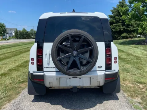 More photos of 2021 Land Rover Defender 90 S at Noblesville Imports, IN