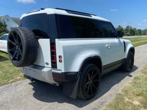More photos of 2021 Land Rover Defender 90 S at Noblesville Imports, IN