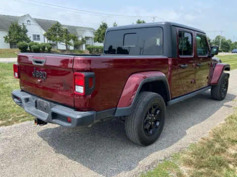 More photos of 2021 Jeep Gladiator Willys at Noblesville Imports, IN