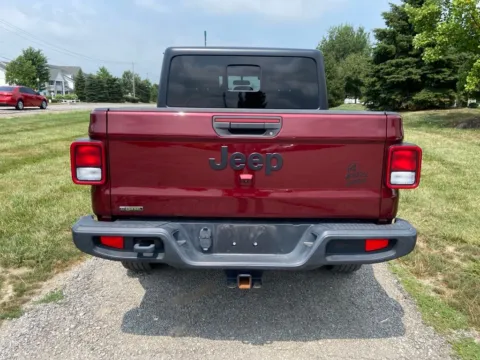 More photos of 2021 Jeep Gladiator Willys at Noblesville Imports, IN