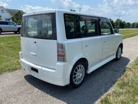 More photos of 2001 Toyota bB at Noblesville Imports, IN