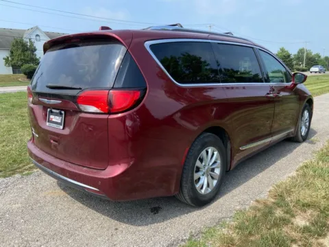 More photos of 2019 Chrysler Pacifica Touring L at Noblesville Imports, IN