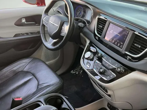 More photos of 2019 Chrysler Pacifica Touring L at Noblesville Imports, IN