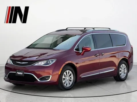 Red 2019 Chrysler Pacifica Touring L for sale in Noblesville, IN
