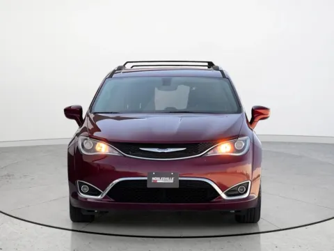 More photos of 2019 Chrysler Pacifica Touring L at Noblesville Imports, IN