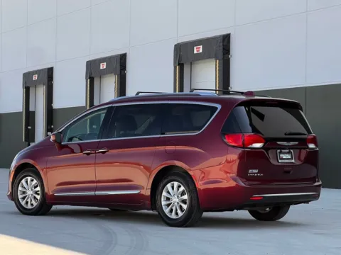 More photos of 2019 Chrysler Pacifica Touring L at Noblesville Imports, IN