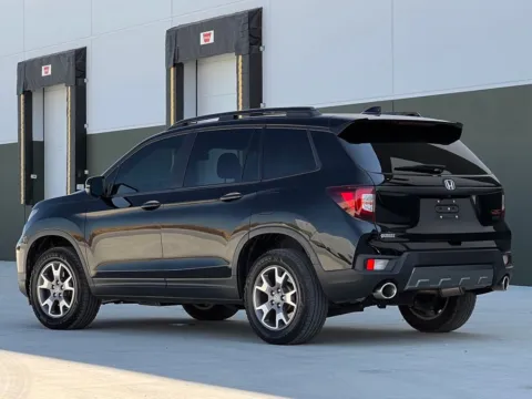 More photos of 2022 Honda Passport TrailSport at Noblesville Imports, IN