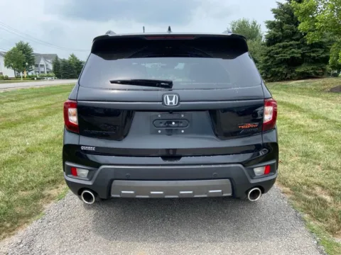 More photos of 2022 Honda Passport TrailSport at Noblesville Imports, IN