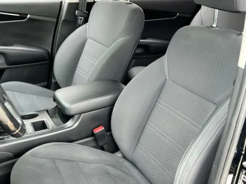 More photos of 2020 Kia Sorento S at Noblesville Imports, IN
