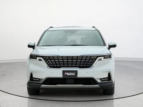 More photos of 2023 Kia Carnival SX Prestige at Noblesville Imports, IN