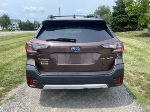 More photos of 2022 Subaru Outback Limited at Noblesville Imports, IN