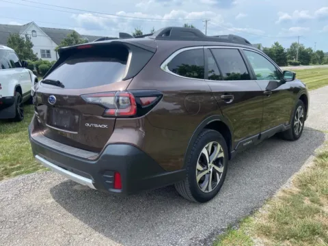 More photos of 2022 Subaru Outback Limited at Noblesville Imports, IN