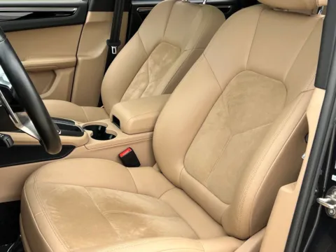 More photos of 2021 Porsche Macan at Noblesville Imports, IN