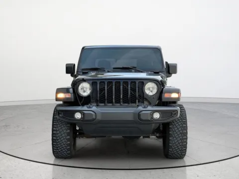 More photos of 2023 Jeep Gladiator Willys at Noblesville Imports, IN