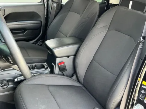 More photos of 2023 Jeep Gladiator Willys at Noblesville Imports, IN