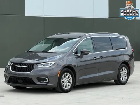 Gray 2021 Chrysler Pacifica Touring L for sale in Noblesville, IN