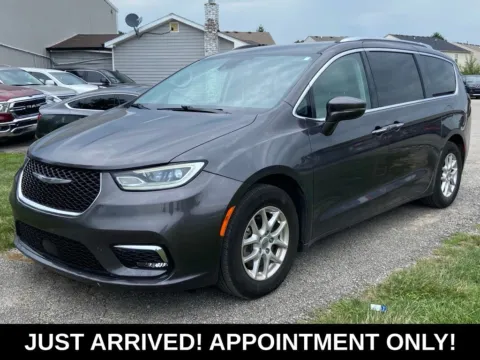 Unknown 2021 Chrysler Pacifica Touring L for sale in Noblesville, IN