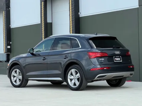 More photos of 2019 Audi Q5 2.0T Premium at Noblesville Imports, IN