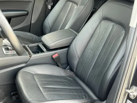 More photos of 2019 Audi Q5 2.0T Premium at Noblesville Imports, IN
