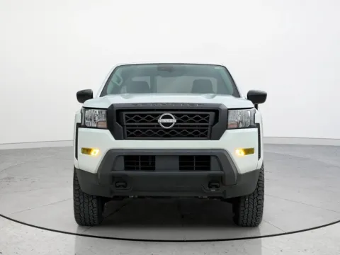 More photos of 2022 Nissan Frontier S at Noblesville Imports, IN