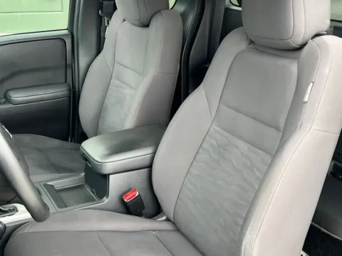 More photos of 2022 Nissan Frontier S at Noblesville Imports, IN