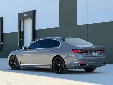 More photos of 2021 BMW 7 Series 750i xDrive at Noblesville Imports, IN