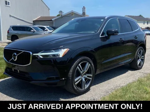 Black 2019 Volvo XC60 T6 Momentum for sale in Noblesville, IN